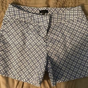 The limited causal shorts